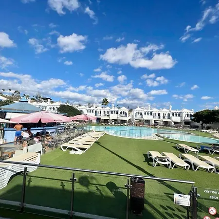 Cozy Playmar 24 *